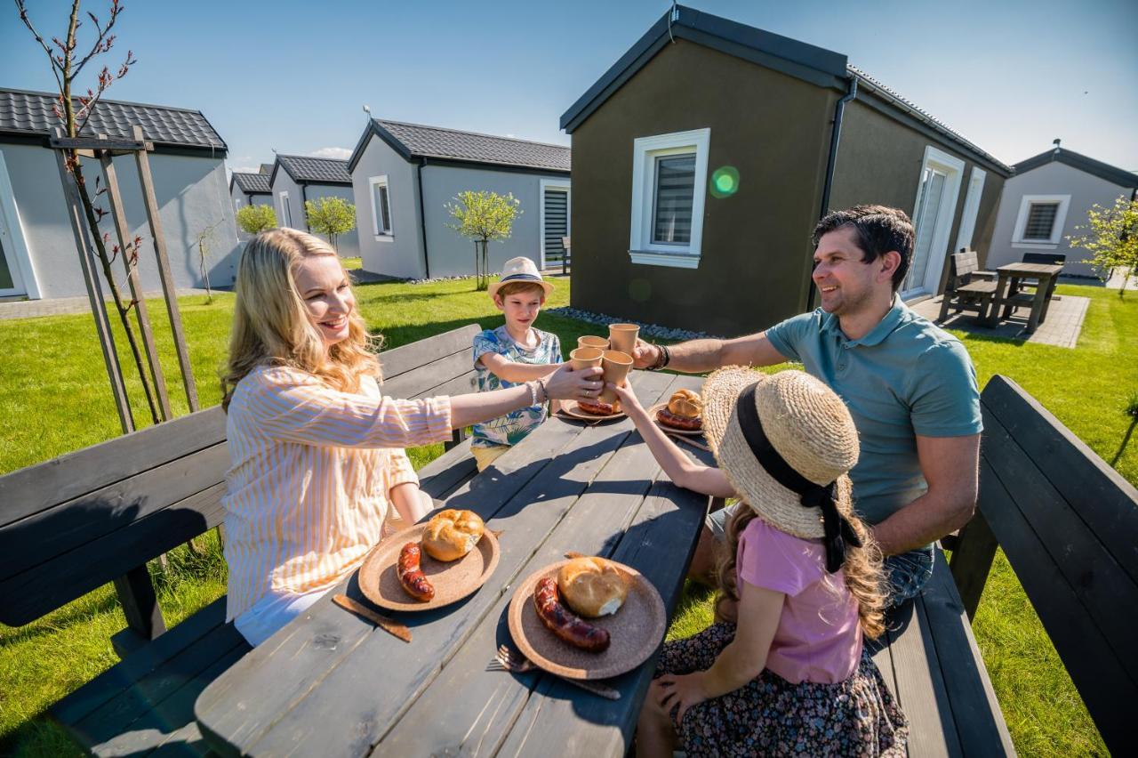 Scandi Village Zator Exterior foto